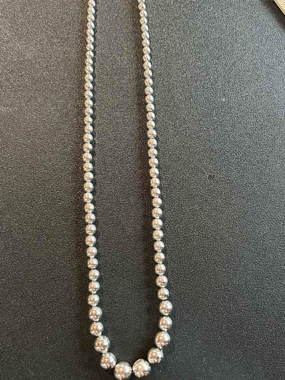 Sterling Silver Graduated bead necklace 16” 20 gr.